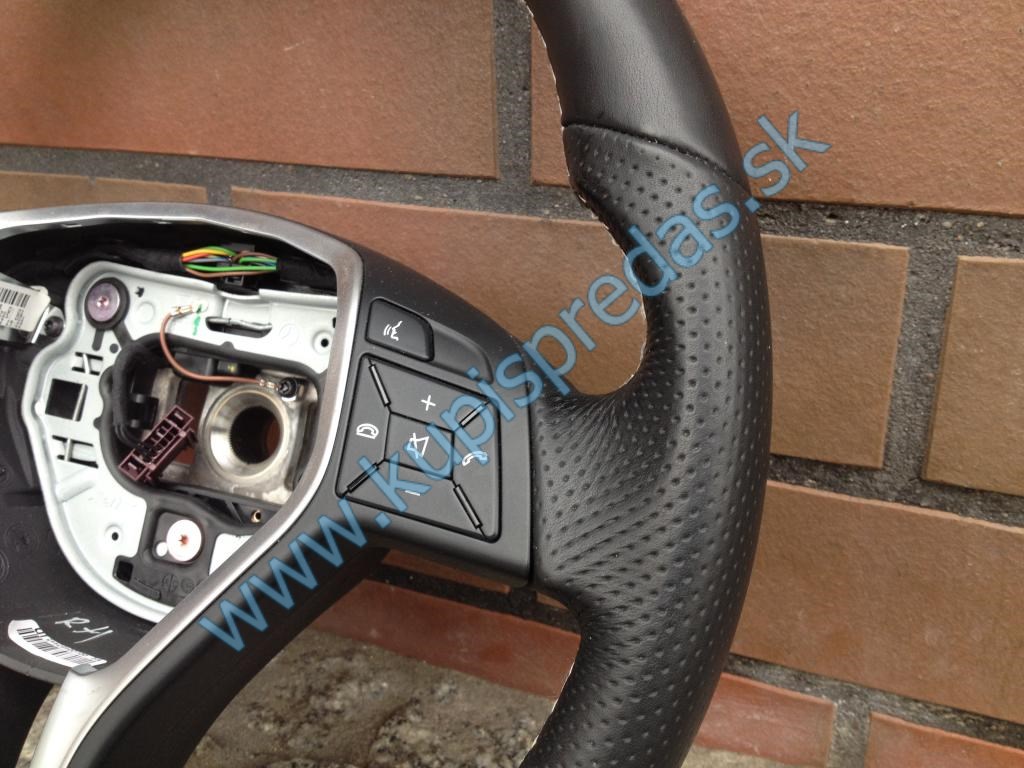 Volant MERCEDES CLS W218 / E W212 AMG